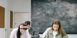 Jenis Pekerjaan Lulusan SMA Dengan Gaji Besar Jenis Pekerjaan Lulusan SMA Dengan Gaji Besar